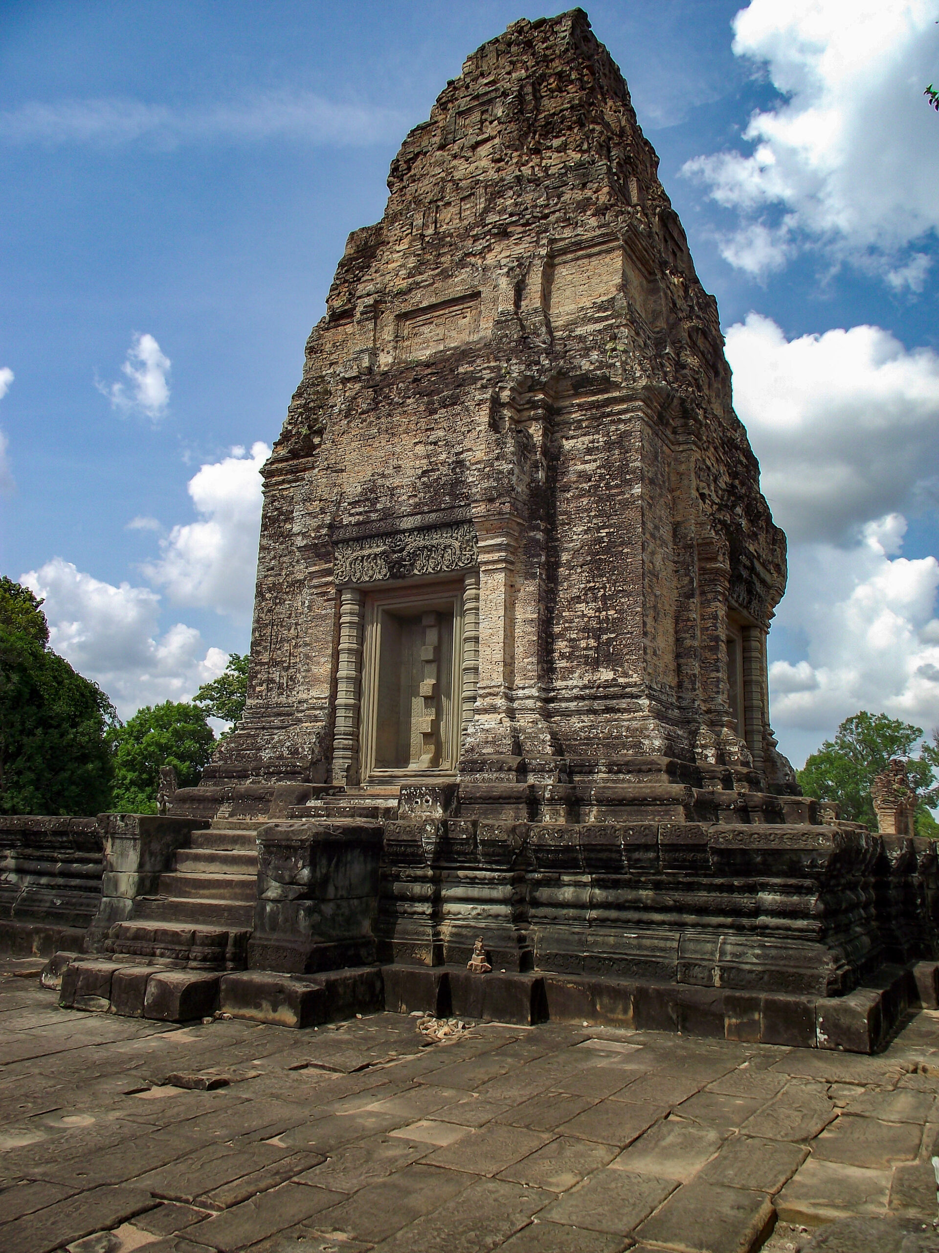 Mebon oriental temple angkor