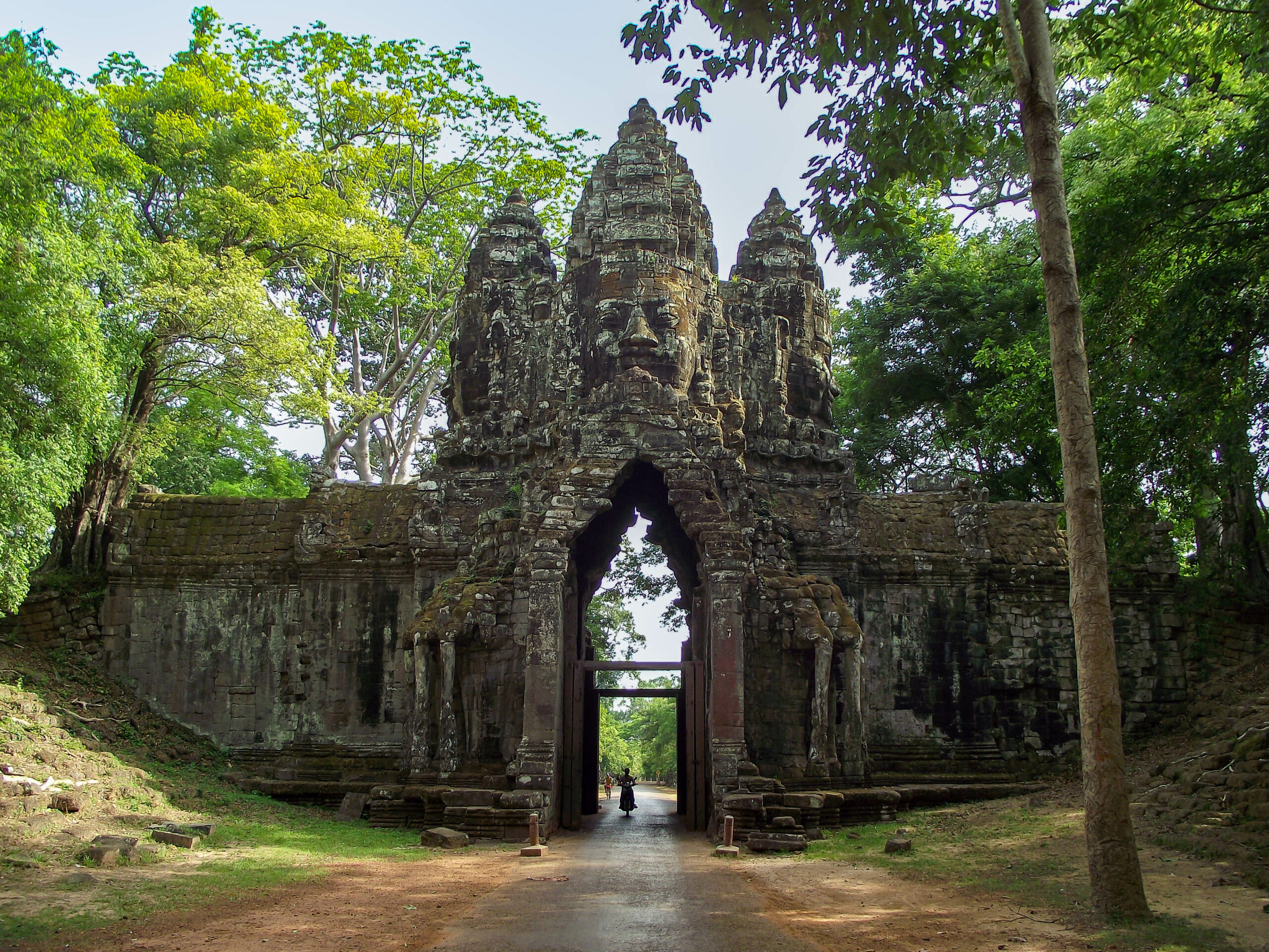 north gate of angkor thom cambodia