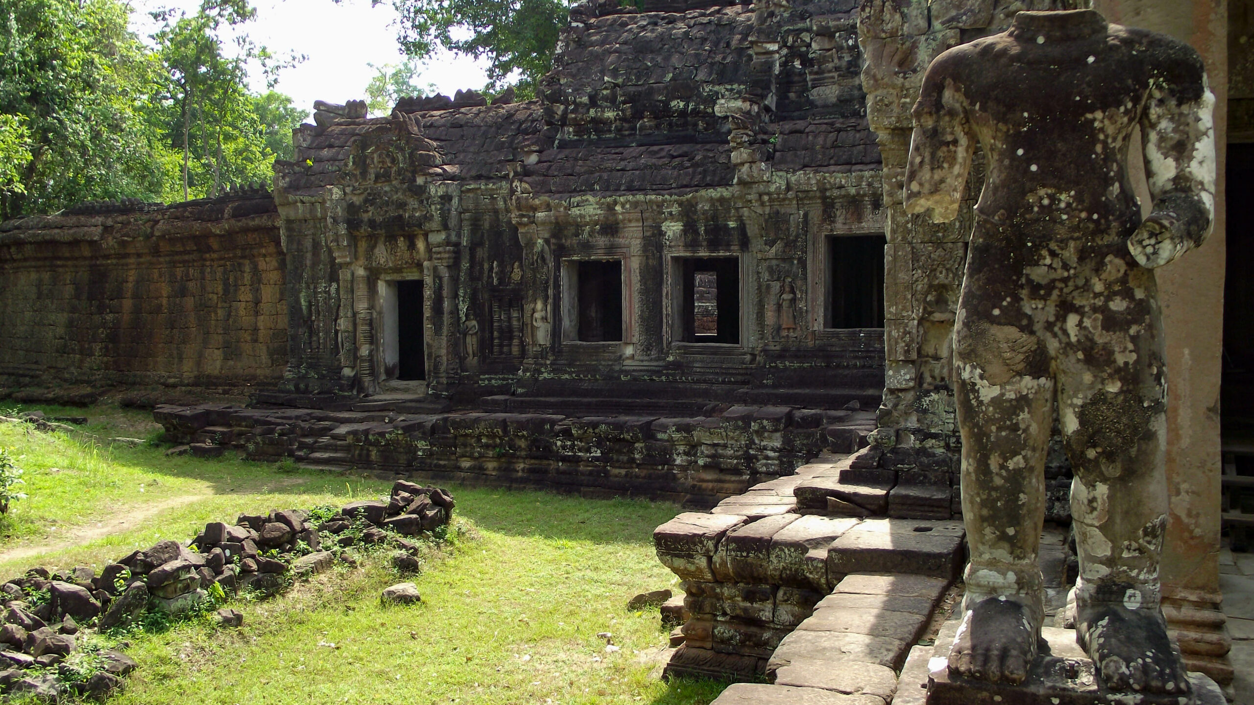 Preah Khan cambodia temple Angkor
