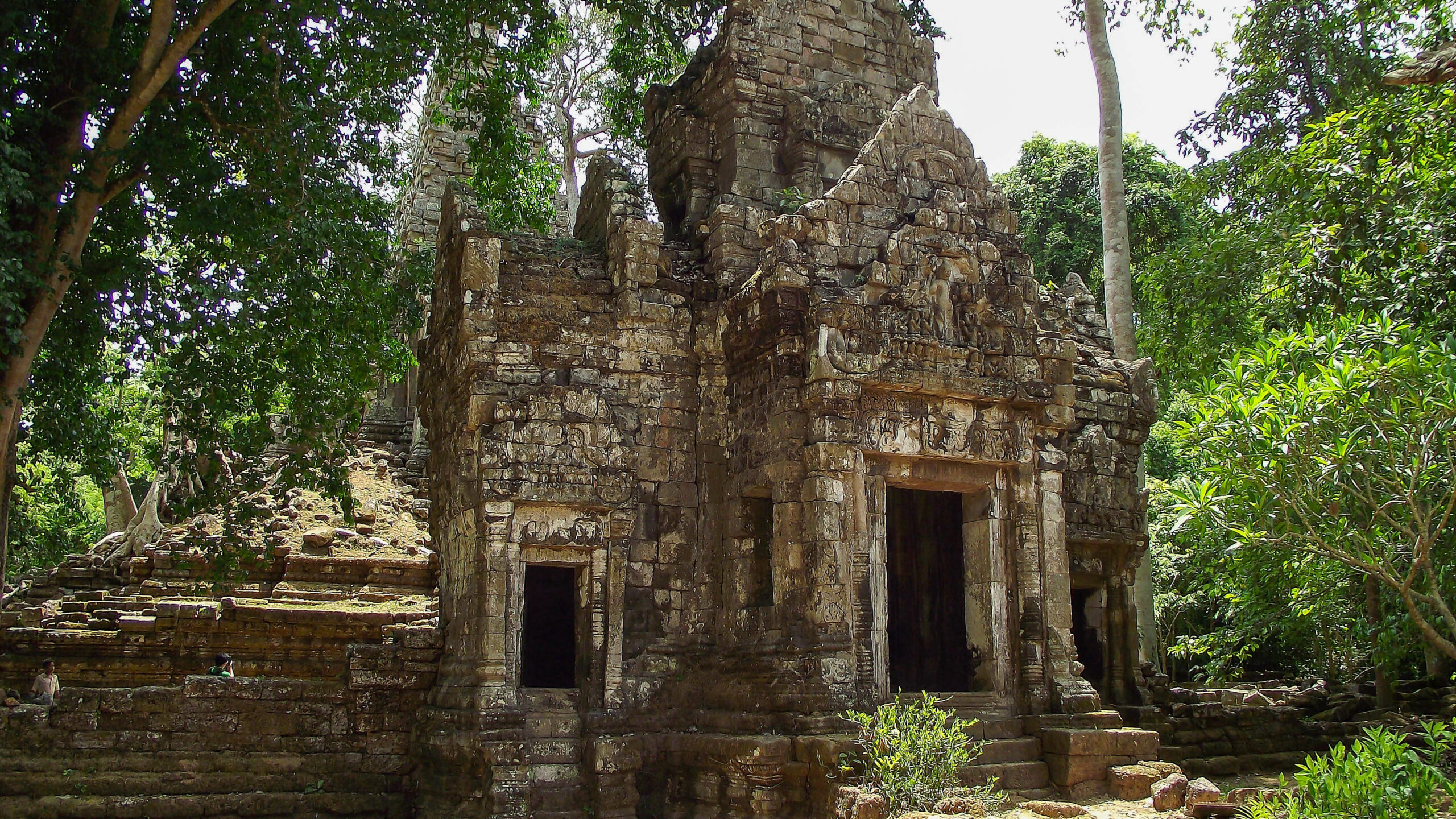 preah palilay angkor thom temple cambodia