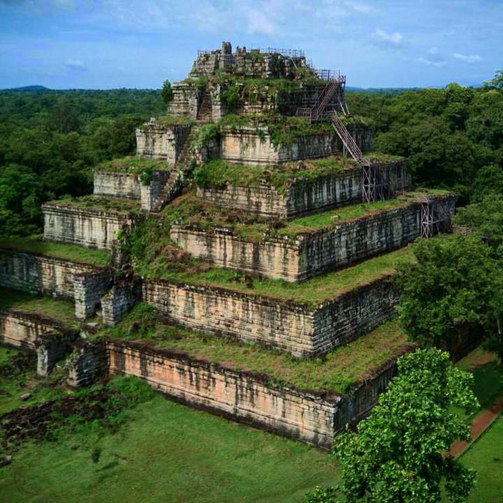 Guided tour of Koh Ker and Beng Mealea