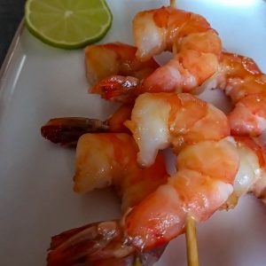 Brochettes de gambas à la sauce papaye