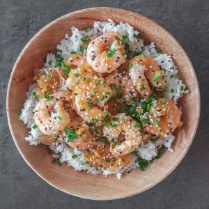 Sautéed shrimp with onions