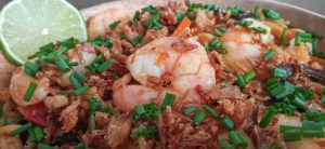Chinese noodles with shrimp and soy sauce