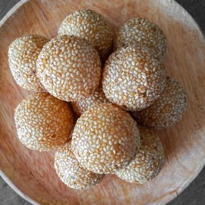 num kroch sesame balls
