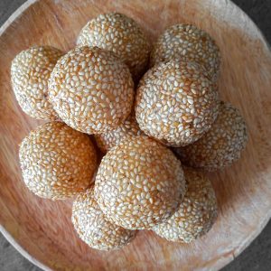 num kroch sesame balls