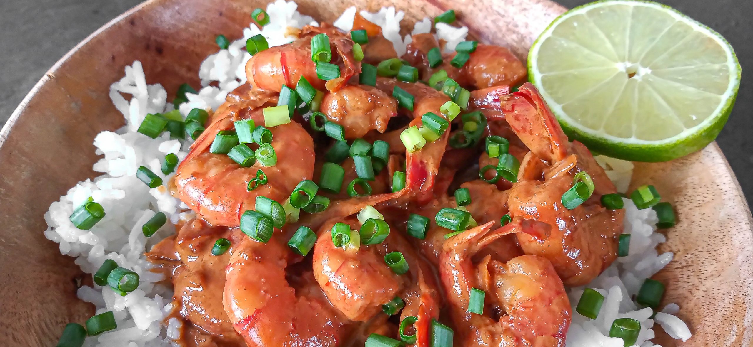 Curry rouge aux crevettes et citron vert