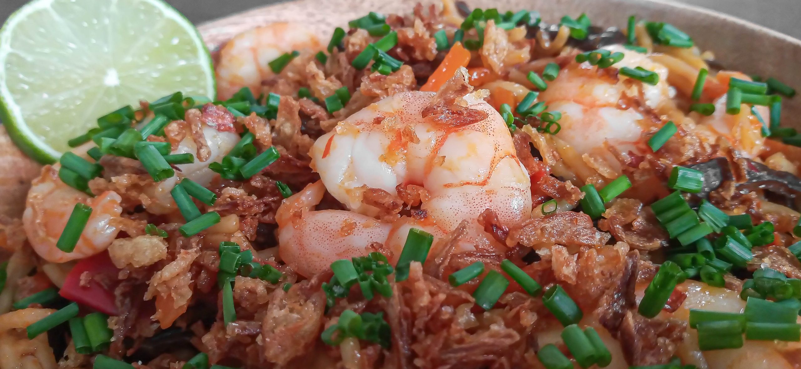 Nouilles chinoises aux crevettes et sauce soja